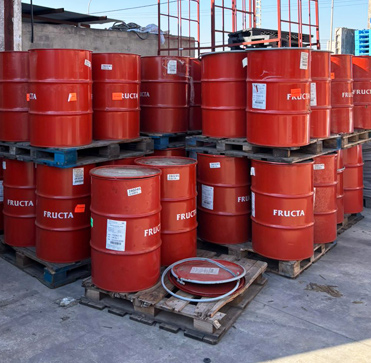 El sector de los residuos peligrosos necesita soluciones seguras y rentables para el almacenamiento temporal de residuos. En SobrantesDeStocks nos especializamos en dar una segunda vida a los envases industriales, evitando su desperdicio y favoreciendo la economía circular.
